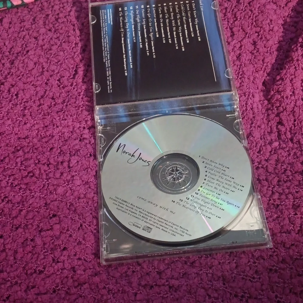Norah Jones CD 14 tracks 🎶 🎵 - Picture 3 of 4